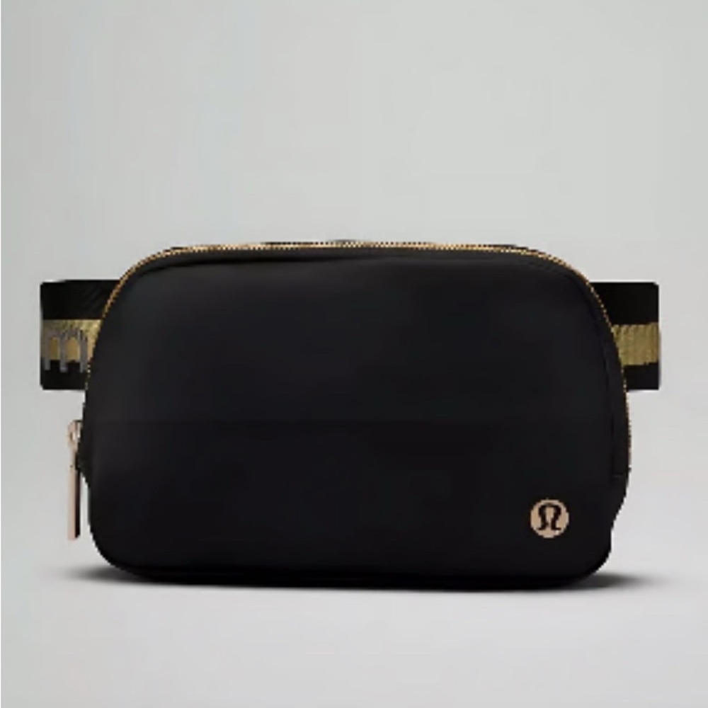 lululemon go everywhere athletica bag